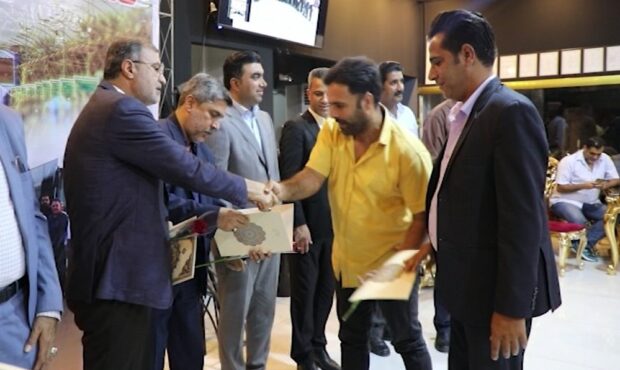 قدردانی از رانندگان بندرعباسی خدمات رسان به زائرین اربعین حسینی قدردانی از رانندگان بندرعباسی خدمات رسان به زائرین اربعین حسینی