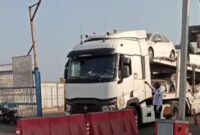 عملیات ترخیص خودروهای خارجی از بندرشهید رجایی آغاز شد عملیات ترخیص خودروهای خارجی از بندرشهید رجایی آغاز شد