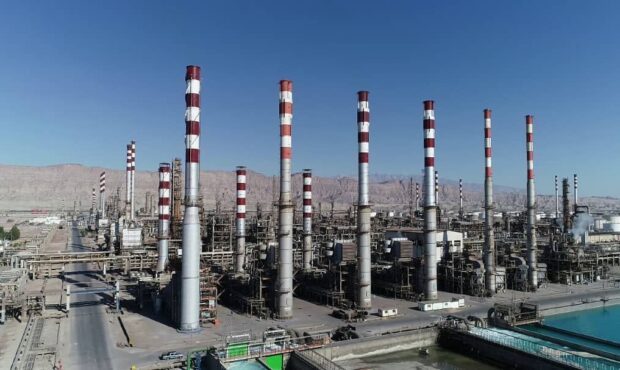 بومی سازی بیش از ۲ هزار قطعه در شرکت پالایش نفت بندرعباس بومی سازی بیش از ۲ هزار قطعه در شرکت پالایش نفت بندرعباس
