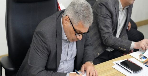 دیدار چهره به چهره مدیرکل بنادر هرمزگان با صاحبان کالا در بندر شهید رجایی دیدار چهره به چهره مدیرکل بنادر هرمزگان با صاحبان کالا در بندر شهید رجایی