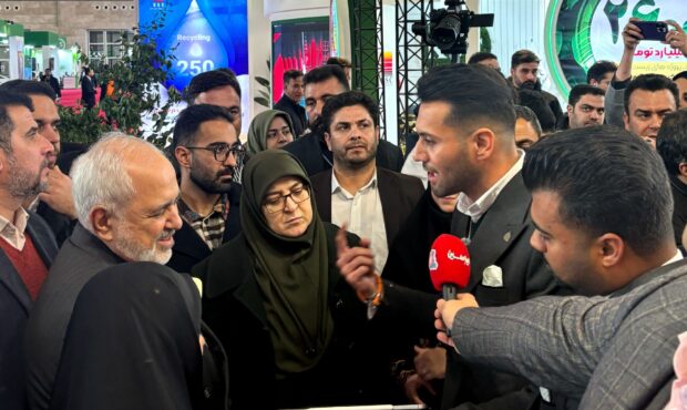 استقبال مسئولان عالی رتبه کشور از غرفه جامُش استقبال مسئولان عالی رتبه کشور از غرفه جامُش