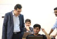 بازدید سرزده رئیس دانشگاه علوم پزشکی هرمزگان از کتابخانه و سلف سرویس دانشجویان