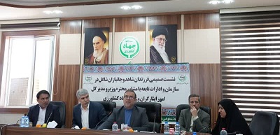 هر چقدر به خانواده شهدا و ایثارگران خدمت کنیم باز هم نسبت به شهدا و خانواده عزیزشان ادای دین نکرده ایم هر چقدر به خانواده شهدا و ایثارگران خدمت کنیم باز هم نسبت به شهدا و خانواده عزیزشان ادای دین نکرده ایم