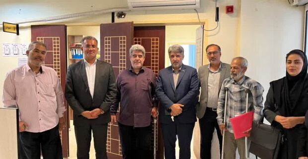افتتاح میز خدمت بیمه دی در بنیاد شهید و امور ایثارگران شهرستان بندرعباس افتتاح میز خدمت بیمه دی در بنیاد شهید و امور ایثارگران شهرستان بندرعباس