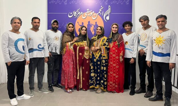 گروه موسیقی آنامیس در فستیوال بینالمللی بندراتی ؛نمایشی از فرهنگ و هنر و موسیقی هرمزگانی گروه موسیقی آنامیس در فستیوال بینالمللی بندراتی ؛نمایشی از فرهنگ و هنر و موسیقی هرمزگانی
