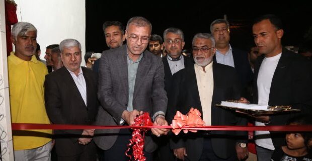 زمین ورزشی نخل پیرمرد با اعتباری بیش از یک میلیارد تومان به بهره برداری رسید زمین ورزشی نخل پیرمرد با اعتباری بیش از یک میلیارد تومان به بهره برداری رسید