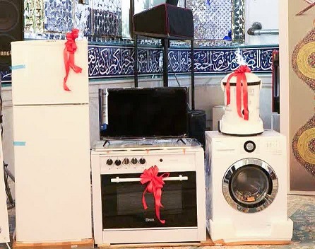 اهدای 50 سری جهیزیه رایگان به زوج های جوان رودانی اهدای 50 سری جهیزیه رایگان به زوج های جوان رودانی