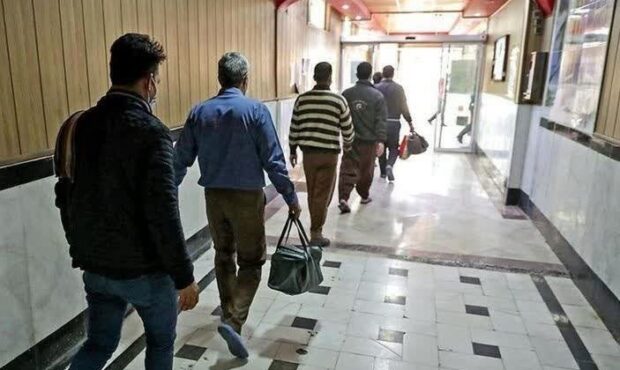 ۱۲ زندانی به مناسبت نیمه شعبان در بندرعباس آزاد شدند ۱۲ زندانی به مناسبت نیمه شعبان در بندرعباس آزاد شدند