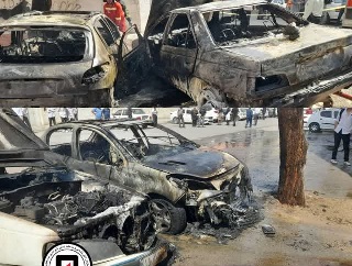 حریق دو دستگاه خودرو در رسالت شمالی در بندرعباس حریق دو دستگاه خودرو در رسالت شمالی در بندرعباس