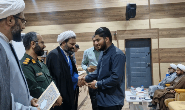 تجلیل از مربیان عقیدتی سیاسی سپاه در شهرستانها ی هرمزگان تجلیل از مربیان عقیدتی سیاسی سپاه در شهرستانها ی هرمزگان