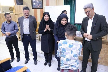 توزیع ۵۴ عدد تبلت بین کودکان دارای معلولیت هرمزگان