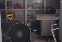 اتصالی برق منجر به حریق یک انبار مواد غذایی شد