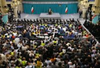 دیدار بیش از ۸۰ نفر از کارگران استان هرمزگان با رهبر معظم انقلاب