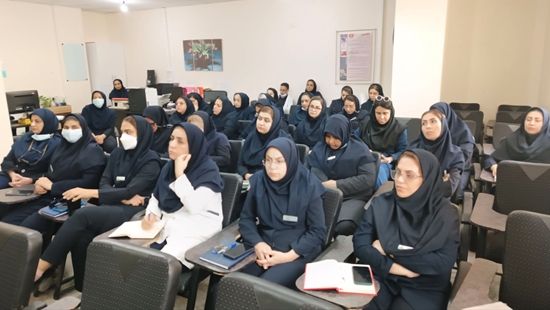 رسانههای دشمن حقیقت جنگ را تحریف میکنند رسانههای دشمن حقیقت جنگ را تحریف میکنند