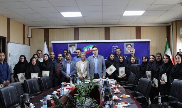 کارکنان مدیریت آمار و فناوری اطلاعات دانشگاه علوم پزشکی هرمزگان تجلیل شدند کارکنان مدیریت آمار و فناوری اطلاعات دانشگاه علوم پزشکی هرمزگان تجلیل شدند