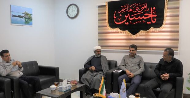 دیدار امام جمعه بخش رودخانه با مدیرکل بنیاد مسکن انقلاب اسلامی هرمزگان دیدار امام جمعه بخش رودخانه با مدیرکل بنیاد مسکن انقلاب اسلامی هرمزگان