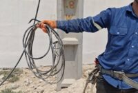 جمع آوری انشعابات غیر مجاز برق در روستای نخیلو بخش شیبکوه استان هرمزگان