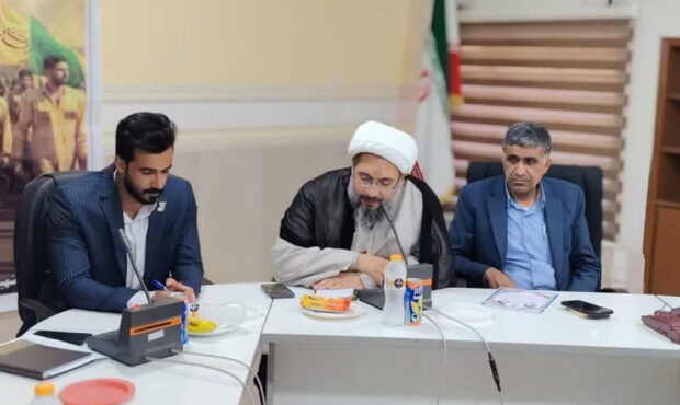حاجیآباد در سالروز بازگشت قهرمانان وطن ادای احترام کرد حاجیآباد در سالروز بازگشت قهرمانان وطن ادای احترام کرد