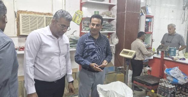 بازدید مشترک از واحدهای صنفی بندر خمیر با هدف نظارت بر توزیع کالاهای اساسی